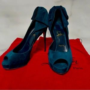 Louboutin GORGEOUS AQUA TEAL SUEDE OPEN TOE PUMPS Size 8 US SIZE 38 Euro